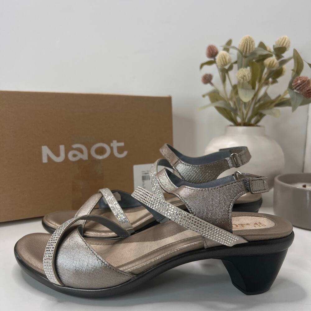 Naot Innovate Leather Sandal Silver/Beige/Clear Rhinestones Women 10/EU 41